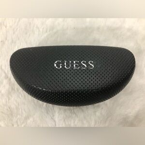 Sunglasses Case. GUESS.